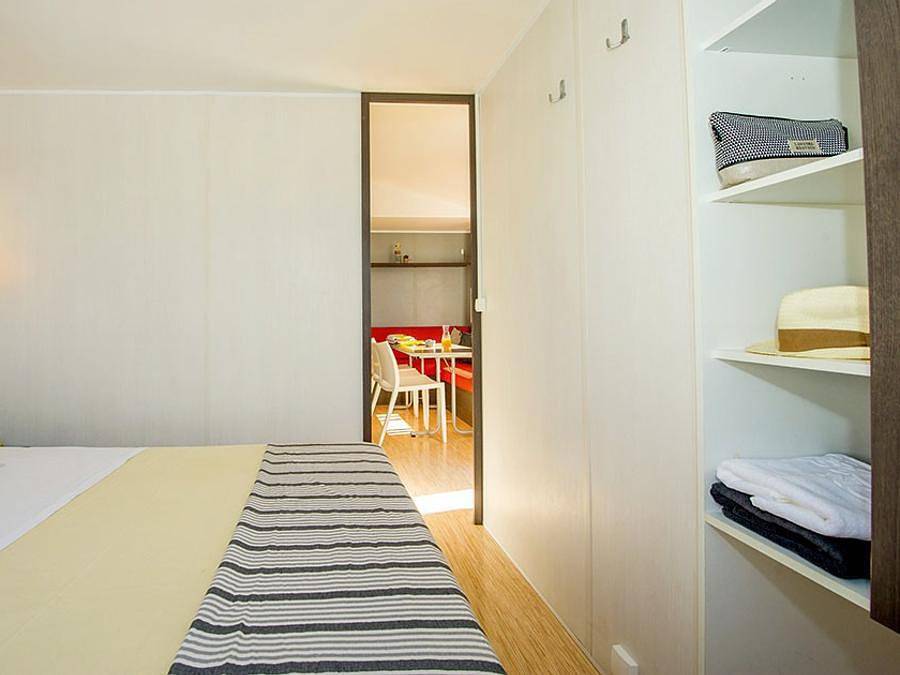 Camping Aqua Viva  - Mobilhome 6 personnes - Comfort Xl | 3 Ch. | 6 Pers. | Terrasse simple in Carsac-Aillac, Périgord Noir