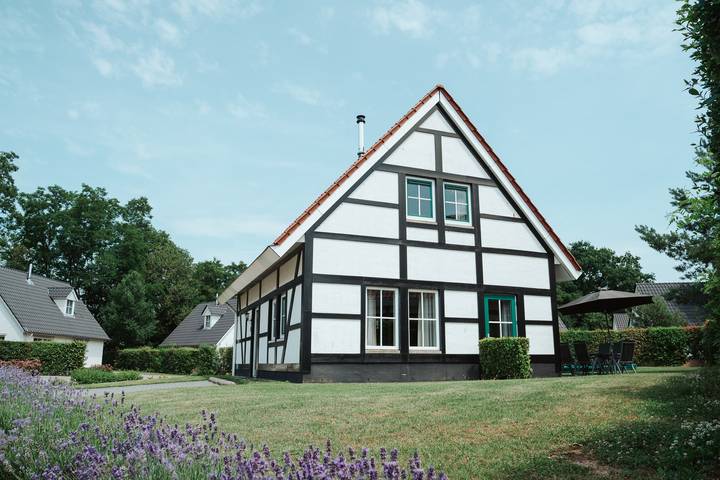 Landal Kasteeldomein De Cauberg — 4-persoons Gamevilla in Valkenburg, Limburg (Niederlande)