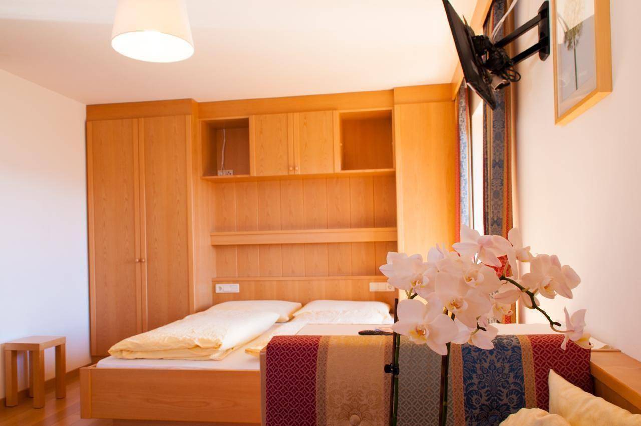 Ganze Ferienwohnung, Wohnung "Meran" mit Aussicht auf die Bergwelt in Schlaneid, Mölten
