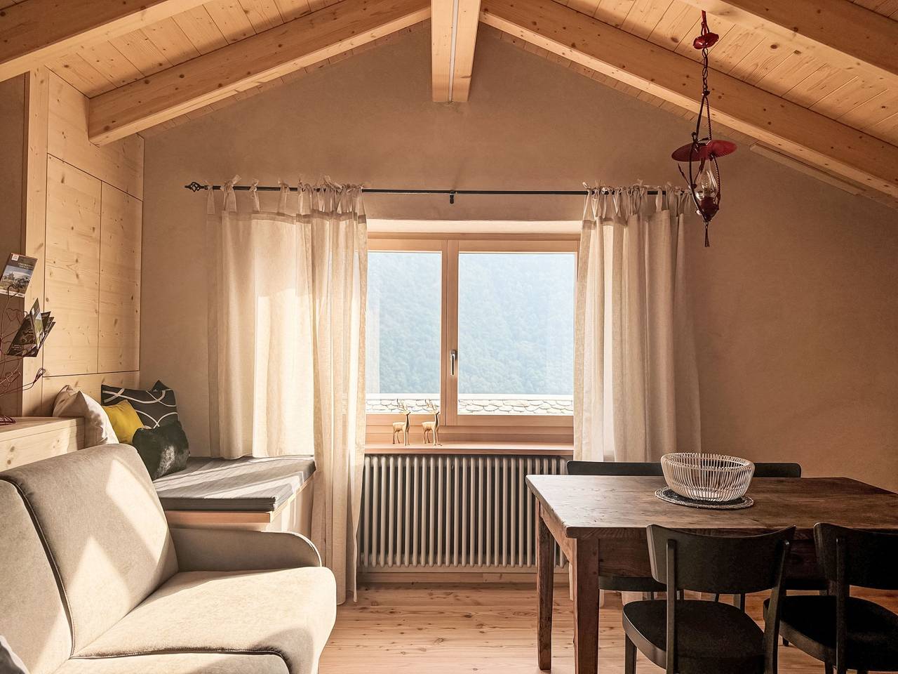Ganze Wohnung, Chalet 'Casa al Pozzo' mit Bergblick in Torre di Santa Maria, Bernina-Alpen