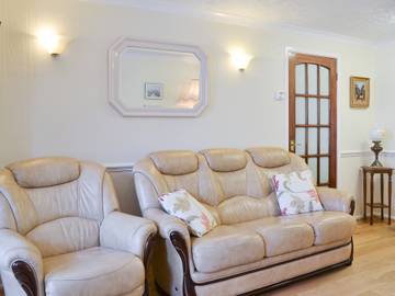 Log Cabin for 4 People in Bridlington, East Riding of Yorkshire, Photo 4