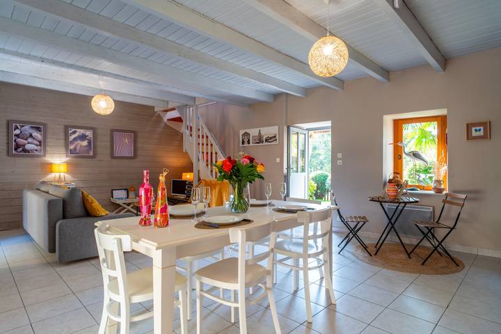 Location de vacances pour 4 personnes, avec Terrasse et Jardin dans Parc Expo Le Chorus