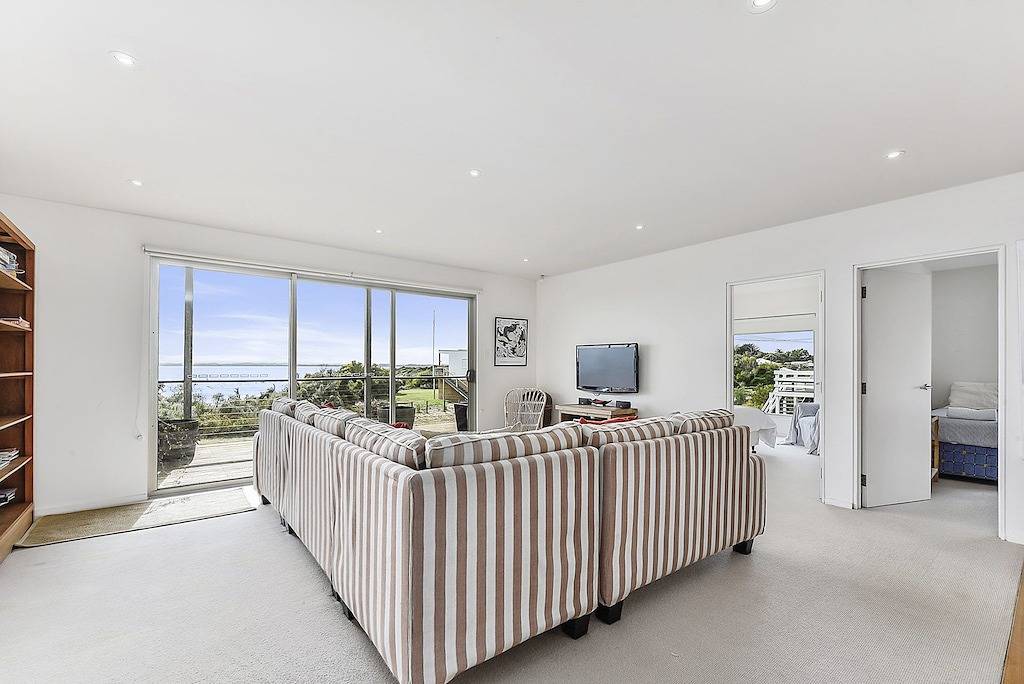 Bayview - Halbmond mit 8 Seeleuten in Robe, South Australia