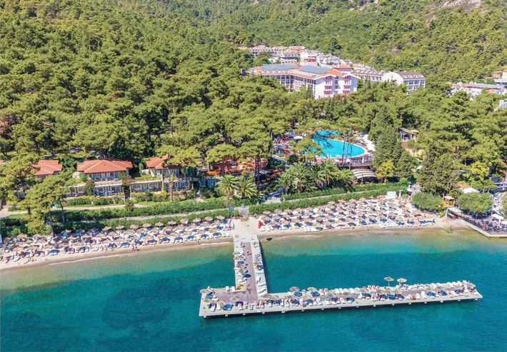 Hôtel pour 5 personnes, avec jardin et piscine ainsi que vue et sauna - 1