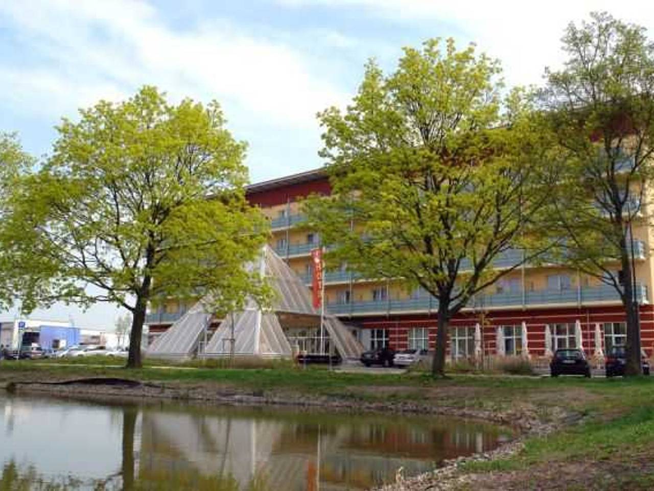 Kurhotel Pyramide Ag in Bad Windsheim, Steigerwald