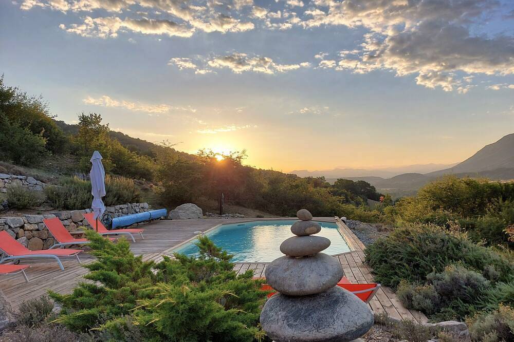 Villa with pool and breathtaking view in Orpierre, Gap und Umgebung