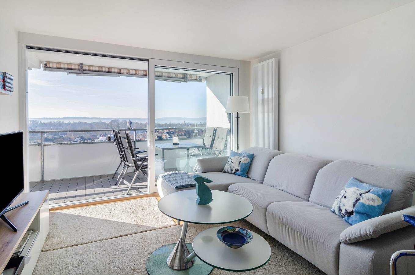 Ganze Wohnung, Ferienwohnung 'Bodenseepanorama Oberuhldingen' mit Seeblick, Balkon und Wlan in Oberuhldingen, Uhldingen-Mühlhofen