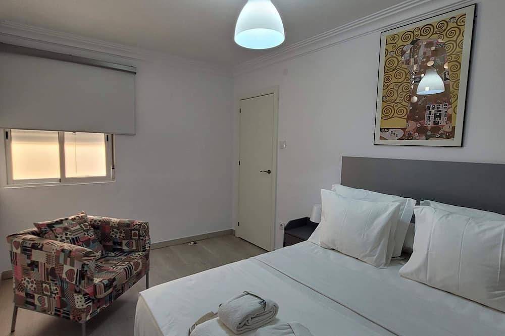 Entire apartment, B. O.D Apartaments Collblanc Zone Camp Nou in Hospitalet de Llobregat, l'Hospitalet de Llobregat