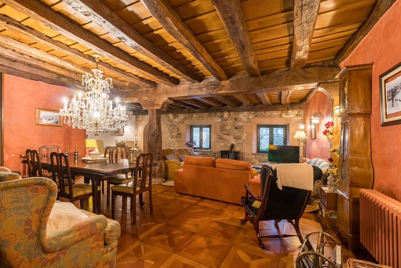 Finca 'La Casona De Barrio' mit Bergblick, privatem Pool und Wi-Fi in Hermandad de Campoo de Suso, Cordillera Cantábrica