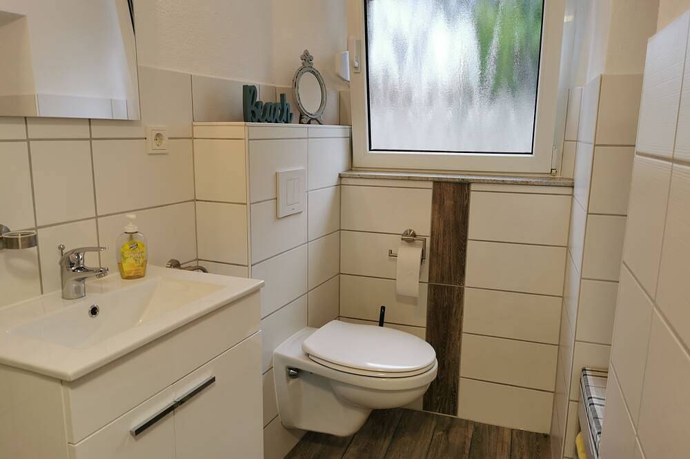 Ganze Wohnung, Ferienwohnung mit Sauna,unmittelbarer Zugang zum Radwg 7 an der Lahn in Weilburg, Lahntal