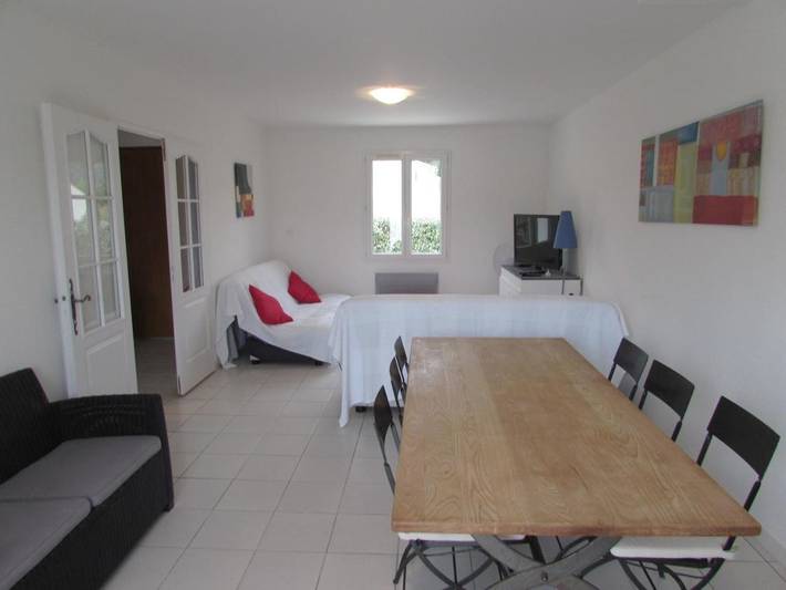 Location de vacances pour 6 personnes, avec vue ainsi que piscine et jardin, animaux acceptés à Agel - 2