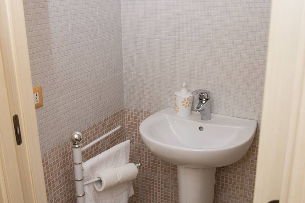 Lanterna di Bachi Camera 2 in Sciacca, Provincia di Agrigento