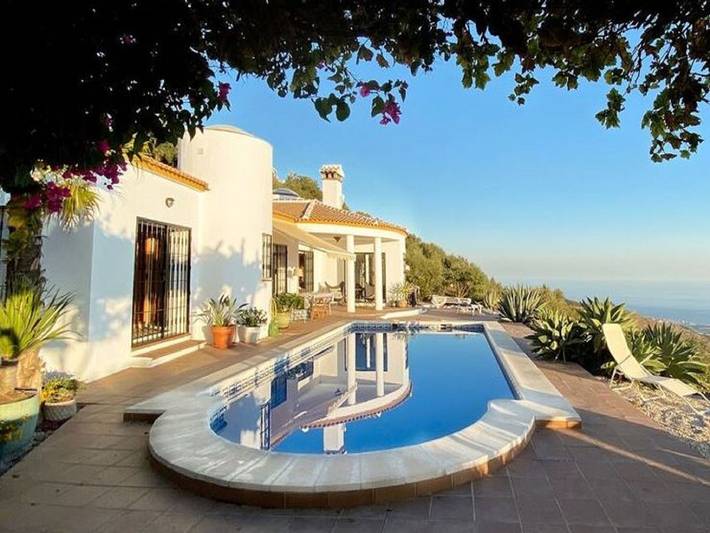 Casa de vacaciones para 6 personas, con piscina y jardín en Arenas