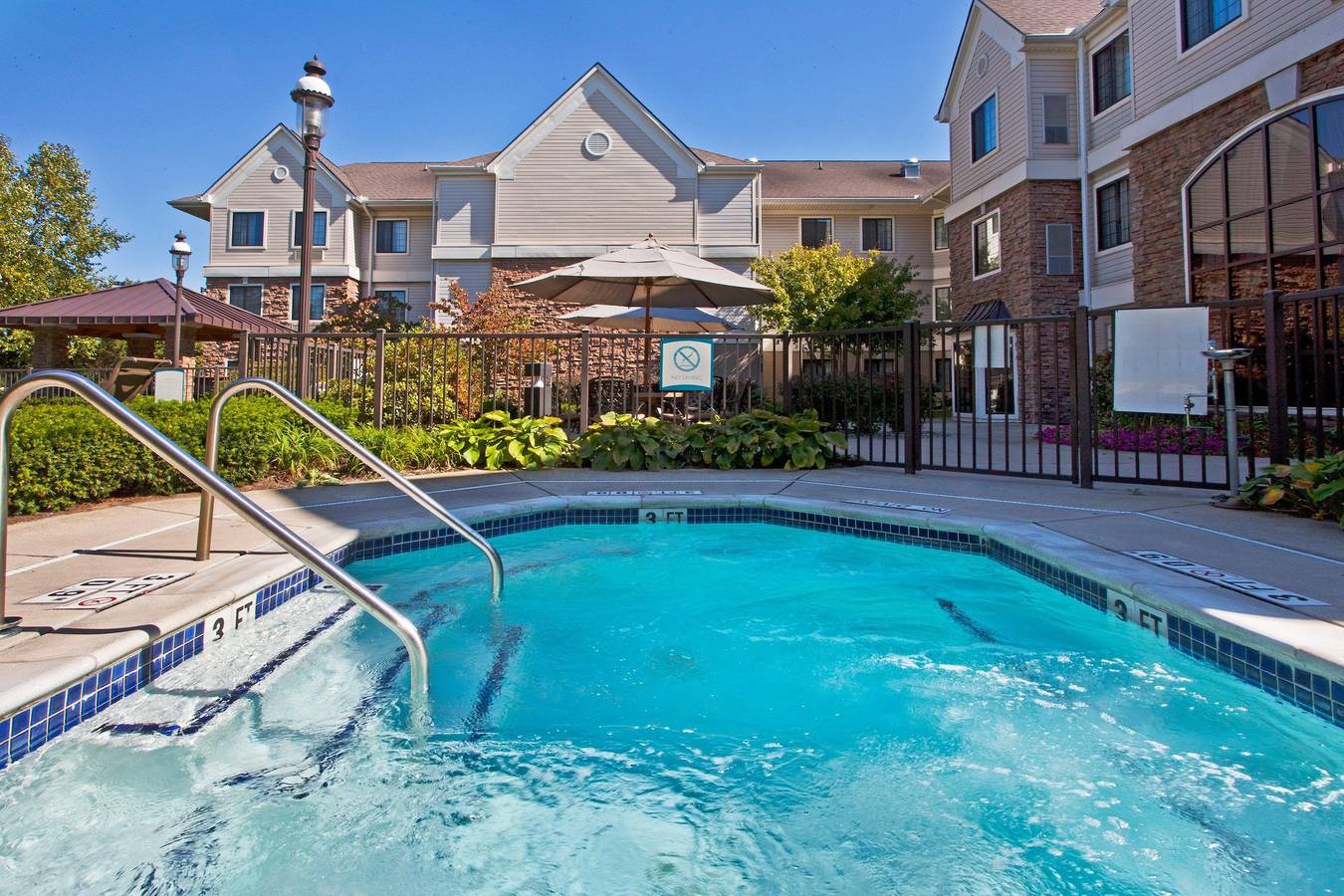 Staybridge Suites Detroit-Utica in Condado de Macomb