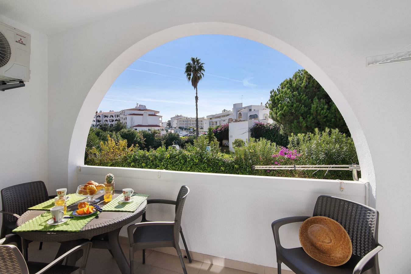 Apartamento inteiro, Apartamento 'Dita' com piscina partilhada, Wi-Fi e ar condicionado in Albufeira, Distrito de Faro