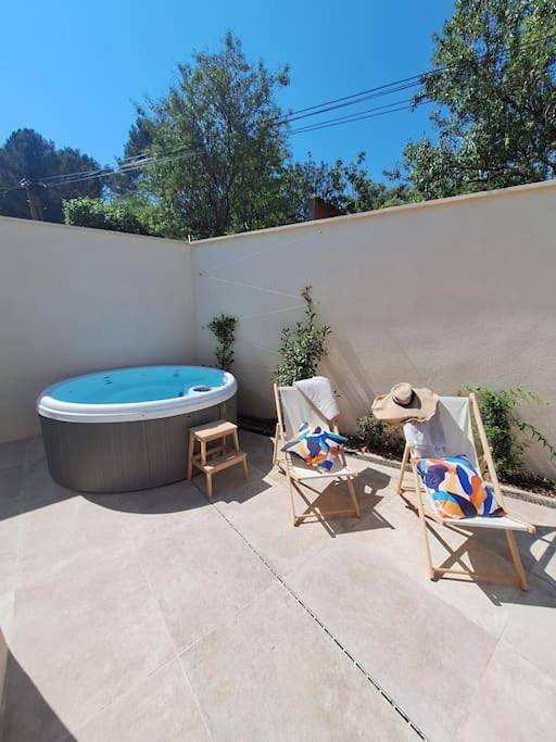 Gîte pour 2 personnes, avec jacuzzi et terrasse à Peypin - 4