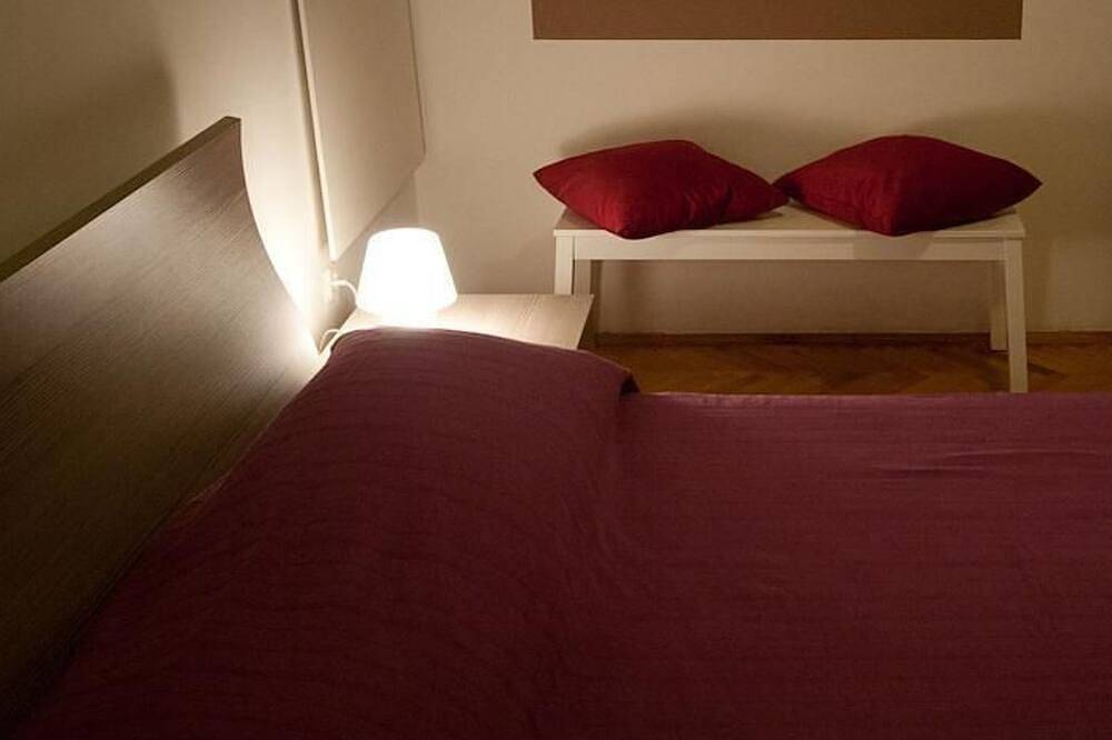 Appartamento intero, In Zentrumsnähe mit Balkon in Pula-Medulin, Pula Croazia