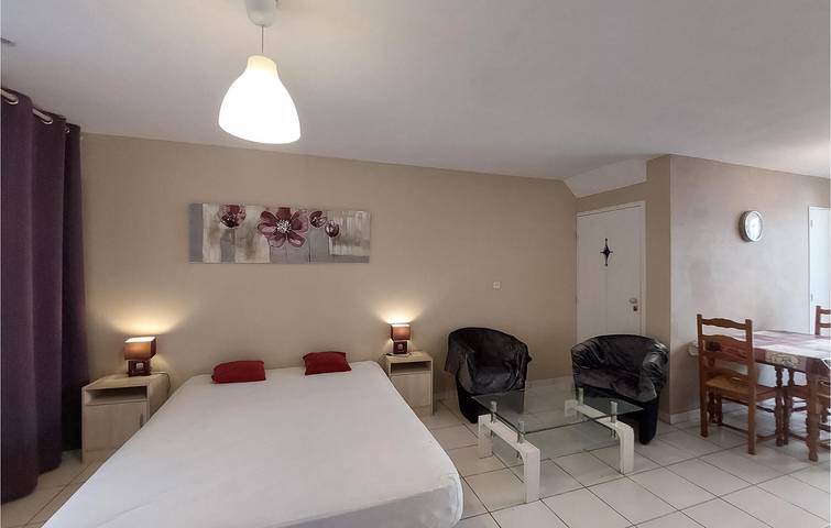 Apartamento vacacional entero, Apartamento en planta baja con calefacción, cocina y WiFi in Balaruc-les-Bains, Costa mediterránea (Francia)