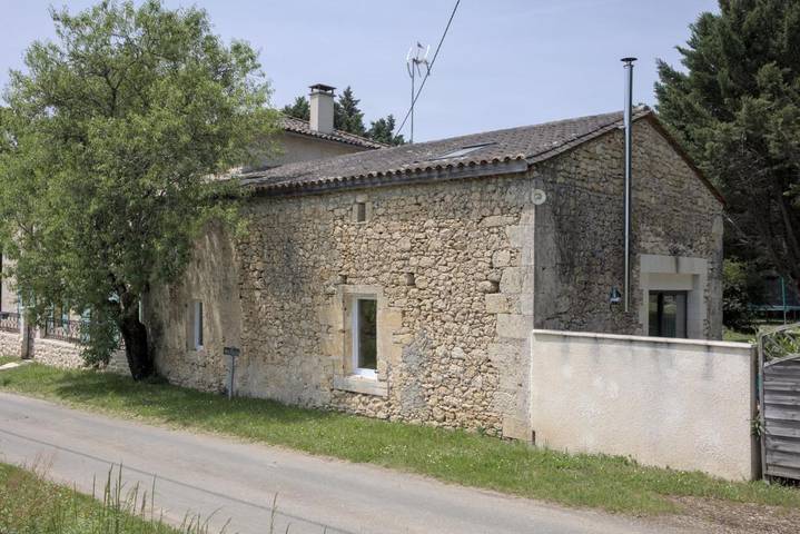 Location de vacances pour 6 personnes, avec terrasse et jardin ainsi que piscine et vue, adapté aux familles à Pujols (Gironde) - 2