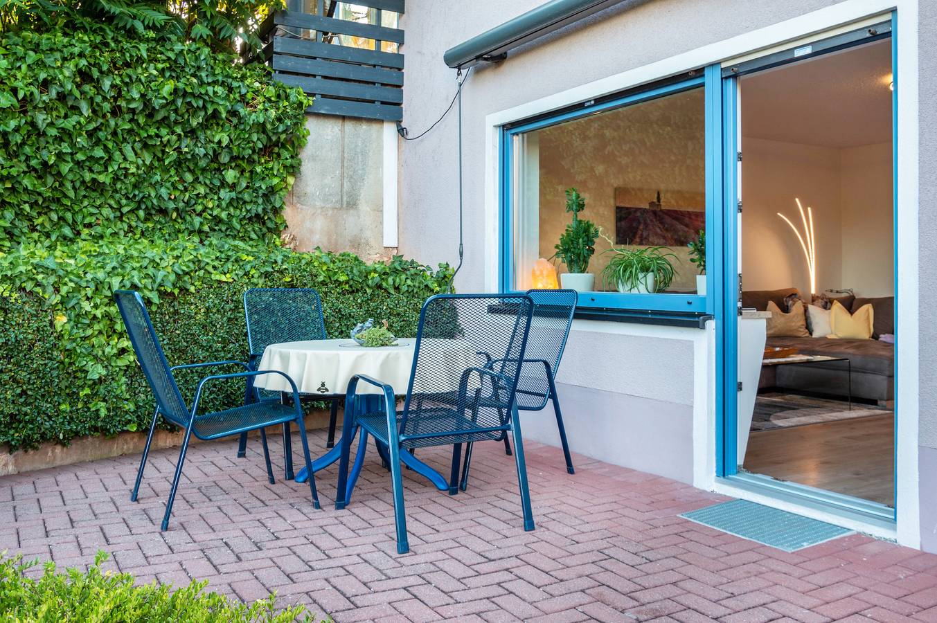 Entire apartment, Apartment 'Lisse' with private terrace, private garden and Wi-Fi in Dietenhofen, Romantische Straße