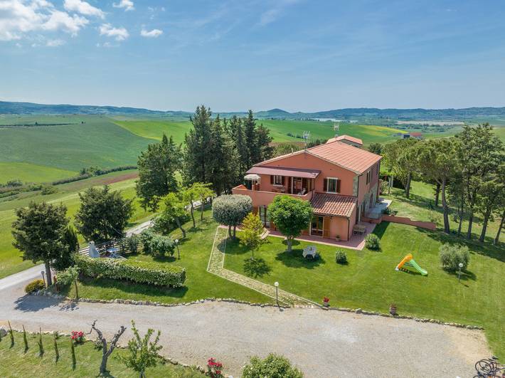 Appartamento intero, Appartamento "Oleandro" con giardino in comune e Wi-Fi in Santa Luce, Costa degli Etruschi