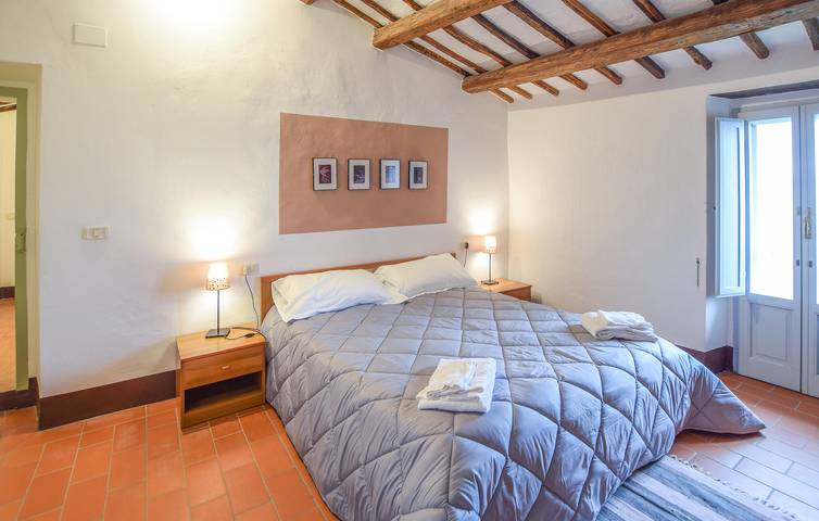 Apartamento vacacional entero, Encantador 120sqm Apt con piscina y aparcamiento, a 1 km de Paciano in Paciano, Provincia de Perugia