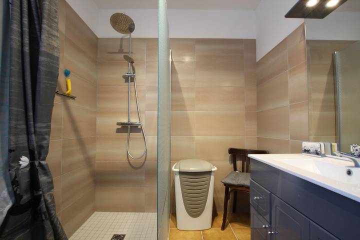 Gîte pour 6 personnes, avec jardin à Surville - 4