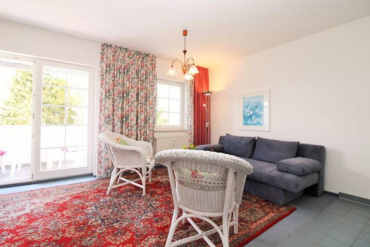 Ferienwohnung für 2 Personen, mit Balkon und Garten sowie Sauna in Wischuer
