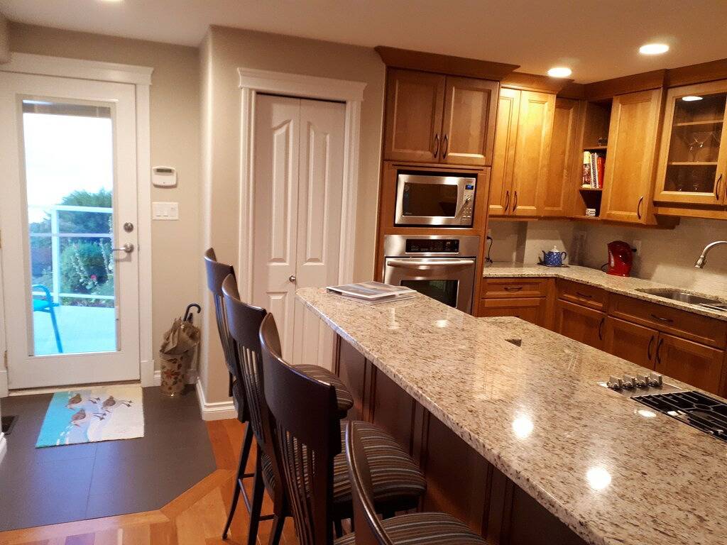 Ganze Wohnung, Big Vista Panorama-Luxus-Suite mit Meerblick in Nanaimo, Regional District of Nanaimo