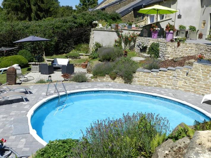 Chambre d’hôte pour 2 personnes, avec Terrasse et Jacuzzi ainsi que Jardin et Piscine à Olizy-sur-Chiers