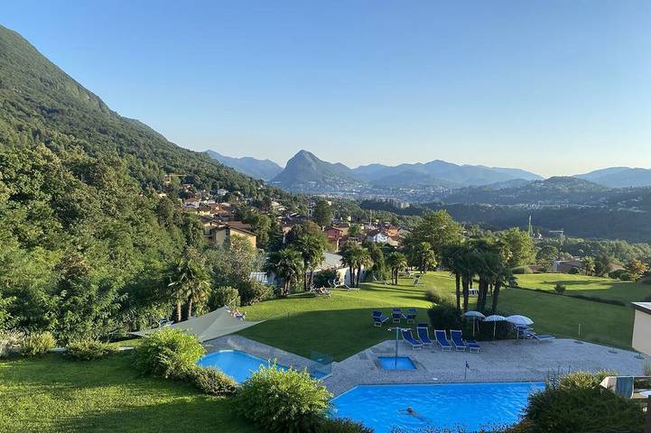 Vacation rental for 4 people, with Balcony and Yard as well as Pool in Lugano