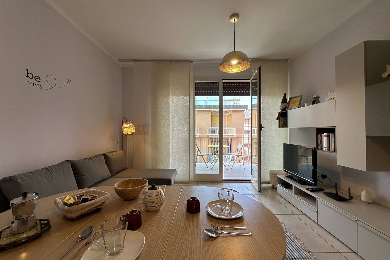 Apartamento entero, [Playas a 400m] Garaje Free • Terraza • Smart Tv in Spotorno, Riviera di Ponente
