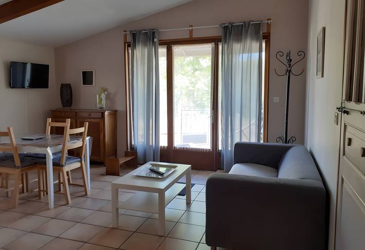 Gîte Pic Cluzel : vue montagne, terrasse privée et Wi-Fi in Saurier, Parc naturel régional des Volcans d'Auvergne