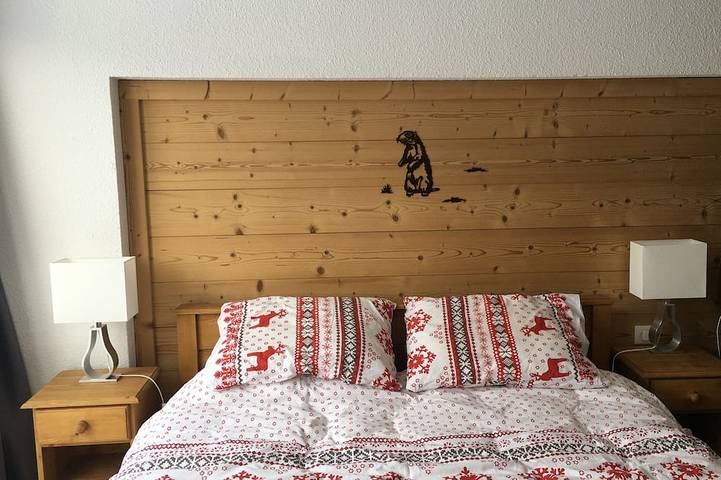 Gîte pour 12 personnes, avec piscine à Praz de Lys - 2