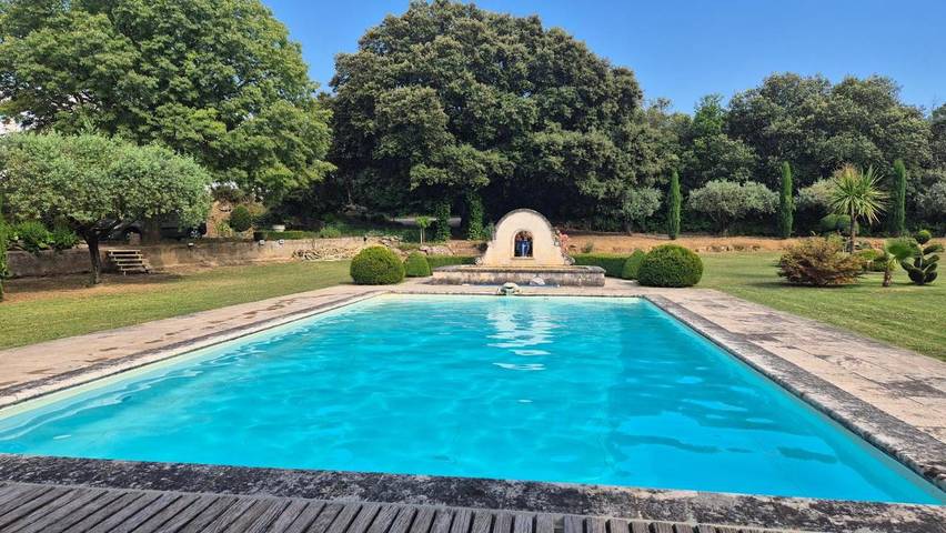 Appartement de vacances pour 2 personnes, avec vue et terrasse ainsi que piscine et jardin
