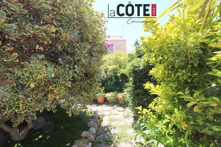 Location de vacances pour 7 personnes, avec jardin dans Office de Tourisme de Sausset-les-Pins