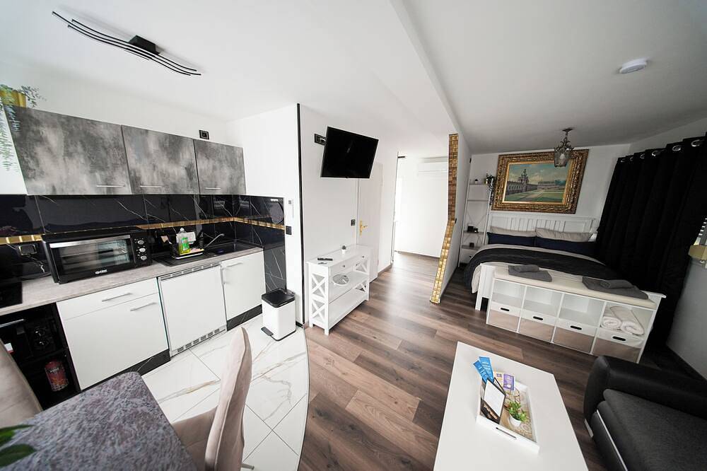 Naturnahes Tiny House mit Grillplatz – haustierfreundlich & seenah in Garden (Lohmen), Lohmen