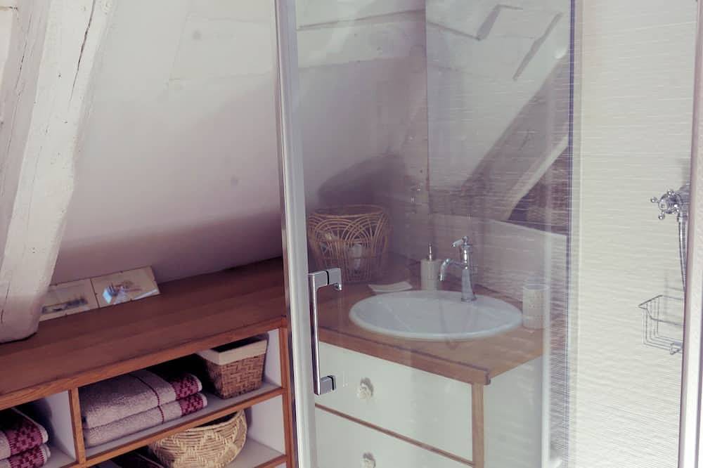 Entire apartment, Aux 3 Maillets 2. Beautiful apartment in a 16th-century house. in Bourges, Bourges region