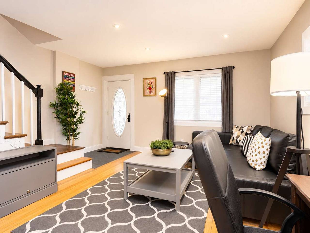 Apartamento entero, Gorgeous Home 10 min to Dc by Cozysuites in Alexandria (Virginia), Alexandria City