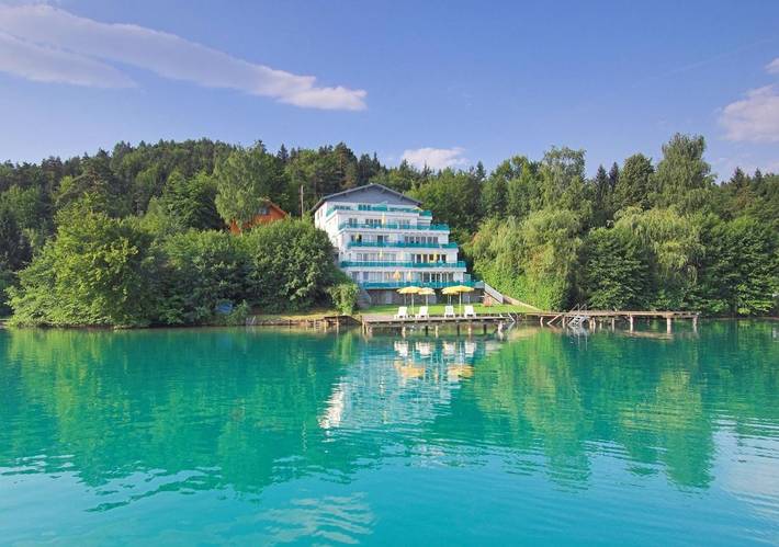 Ferienwohnung für 2 Personen, mit Terrasse und Seeblick sowie Ausblick