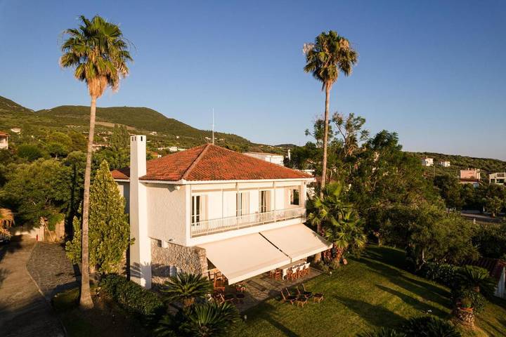 Location de vacances pour 7 personnes, avec vue ainsi que jardin et balcon dans Mikra Mandinia - 3