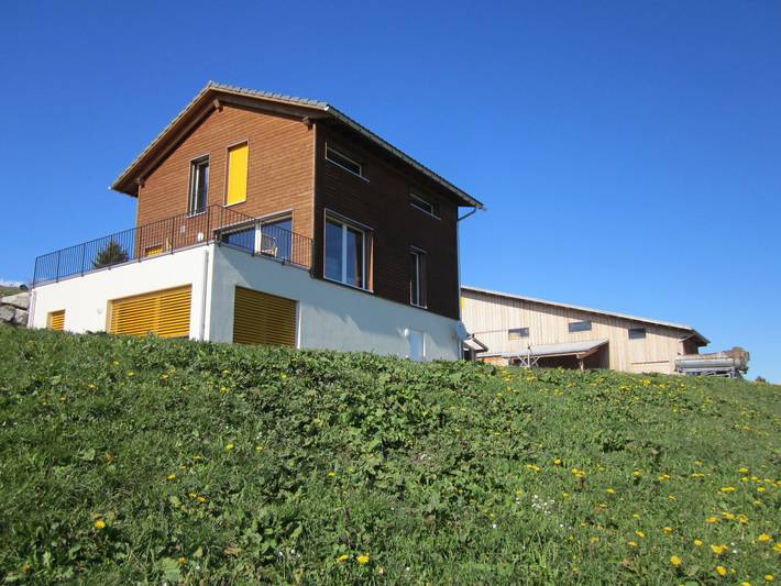 Entire holiday apartment, Ferienwohnung Clasgieri - 3 - Zimmer-Ferienwohnung 65m2, mit 2 Schlafzimmern, gut geeignet für 4 Prs. - max. 6 Prs. in Falera, Flims Laax Falera