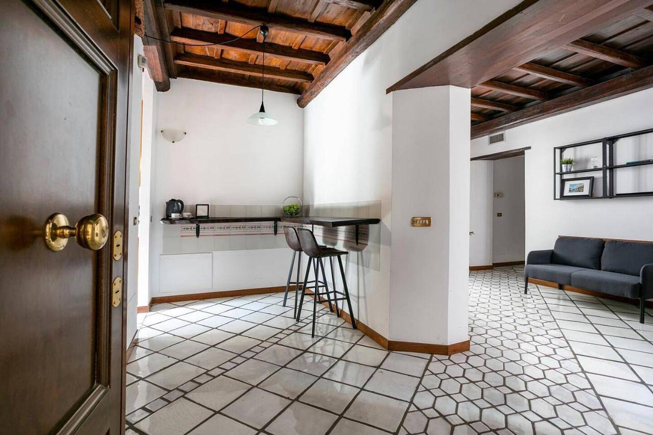Double Room with Private External Bathroom in Frascati, Castelli Romani