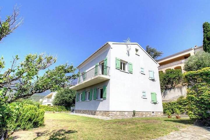 Location de vacances pour 7 personnes, avec jardin dans Cap Corse