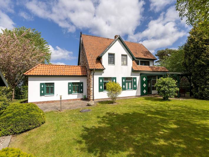 Ferienwohnung für 6 Personen, mit Terrasse und Garten sowie Seeblick und Ausblick in Halbinsel Zudar