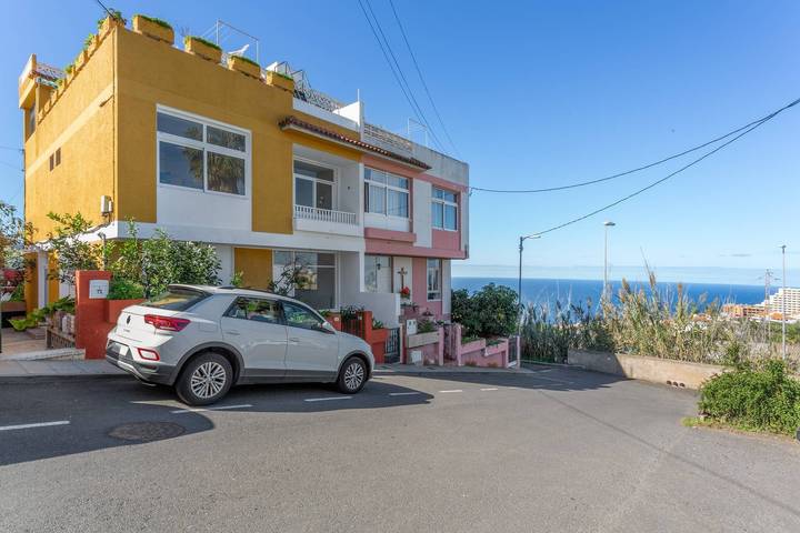Casa Vacacional, vistas al mar y la montaña. in Los Realejos, Tenerife Norte