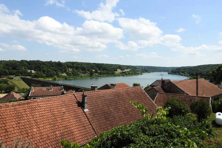Gîte pour 8 personnes, avec terrasse dans Lac de la Mouche - 2