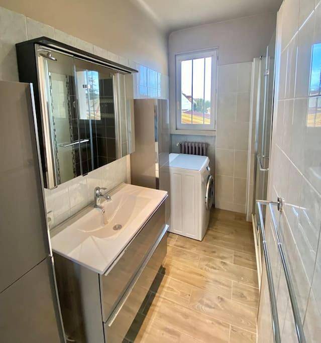 Appartement entier, La spacieuse - 4 chambres - Rer C 10min - Paris in Brétigny-sur-Orge, Essonne
