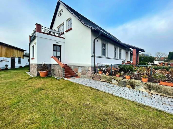 Bauernhof für 2 Personen, mit Terrasse und Garten sowie Pool in Benz
