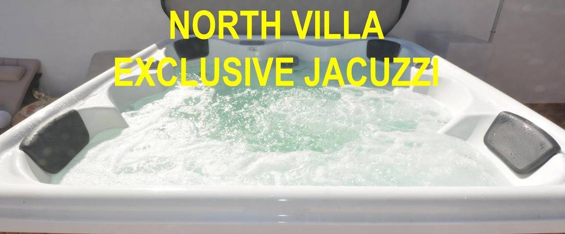 Chalet para 4 personas, con piscina además de terraza y vistas en Lanzarote